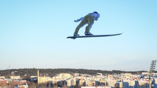 Японецът Рьою Кобаяши спечели състезанието по ски скок в полския