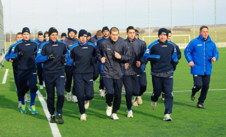 Черноморец стартира с 11 футболисти 