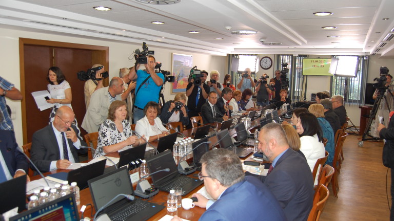 Изслушват кандидатите за председател на ВАС