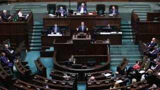 Сенатът на Полша прие законопроект за гласуване на президентски избори по пощата