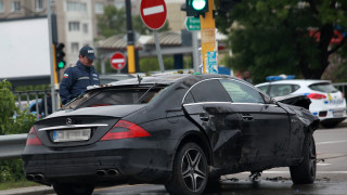 Две от четирите деца ударени в катастрофата в столичния ж к