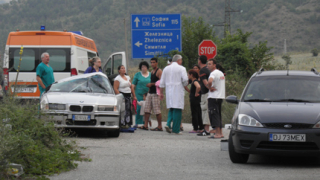 4 румънци ранени при катастрофа край Железница