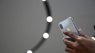 Apple работи по сгъваем iPhone