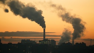 Равнището на затоплящия климата въглероден диоксид CO2 в атмосферата се прогнозира