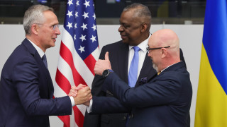 НАТО дебатира как да засили връзките си с Украйна