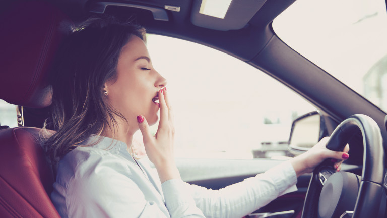 Шофирането с "половинката" прави водачите агресивни