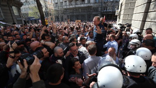  Протестиращите в Сърбия отново поискаха оставки и избори