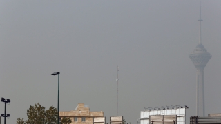 Иран затвори институции заради смог над Техеран