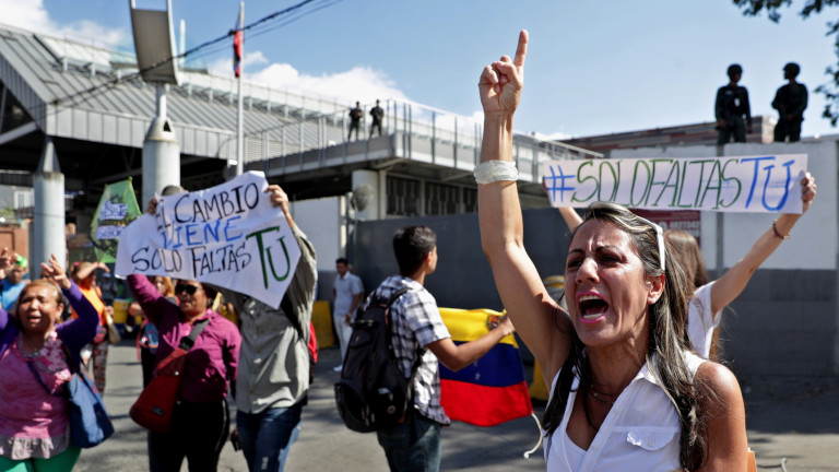 35 загинали и 850 задържани след седмица протести във Венецуела