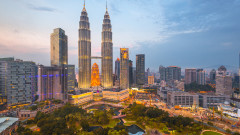 Малайзия отваря напълно границите си от април