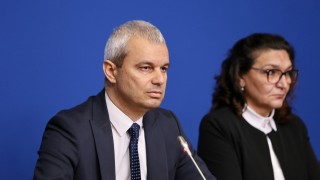 Лидерът на третата на изборите политическа сила Възраждане Костадин Костадинов