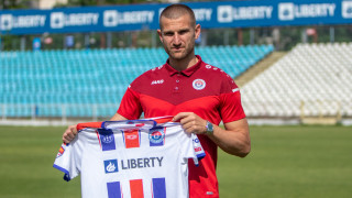 Българският защитник Милен Желев ще остане поне още един сезон