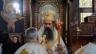 Изказваме съболезнованията си на Римокатолическата църква на римокатолическите общности които са