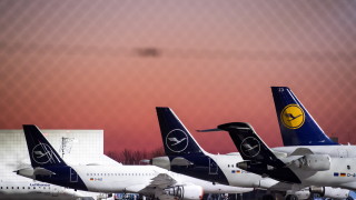 Стачка отменя 800 полета на Lufthansa в петък 