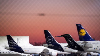 Стачка отменя 800 полета на Lufthansa в петък