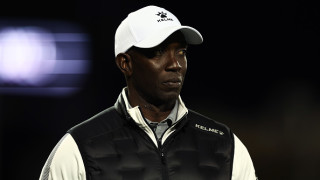 Бившият нападател на Манчестър Юнайтед Дуайт Йорк напусна треньорския пост