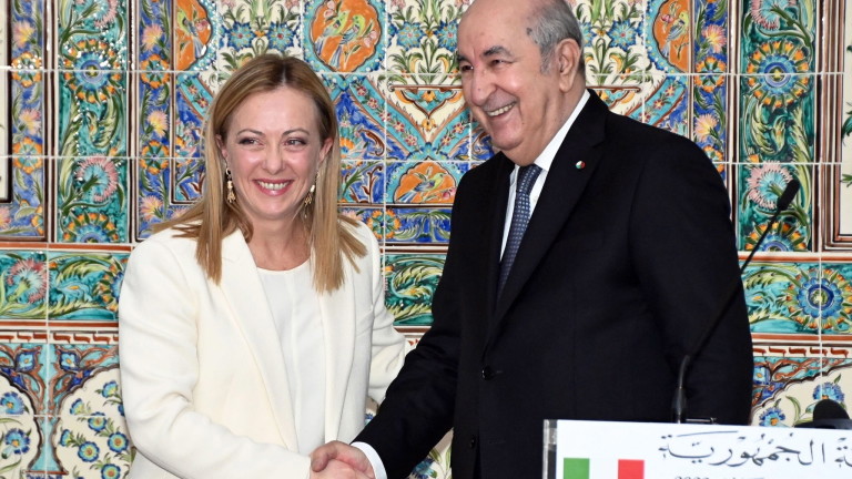 Италия ухажва Алжир за природен газ, нефт и ток
