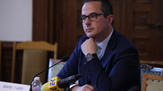 Идеите на Асен Василев ще вдигнат данъците, притеснени от "Възраждане"