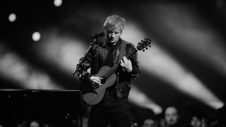 Днес 17 февруари рожден ден празнува британският музикант текстописец и