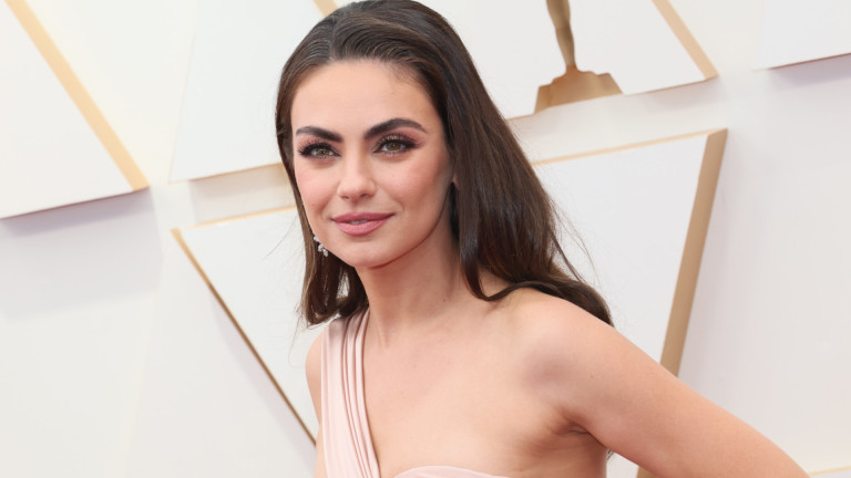 Мила Кунис се изправя срещу миналото си