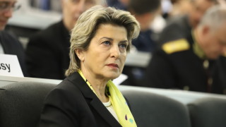 Министърът на спорта Весела Лечева отново коментира ситуацията около новия