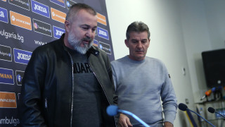 Селекционерът на националния отбор Ясен Петров и един от неговите