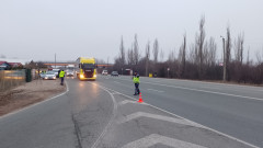 Турски тир влезе в канавка на пътя Русе - Бяла
