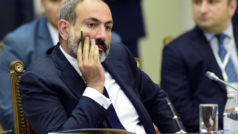 Опозицията в Армения се опита да осуети заседание на правителството