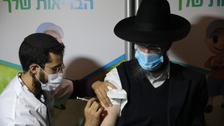 Тринадесет израелци са получили парализа на лицевия нерв след като