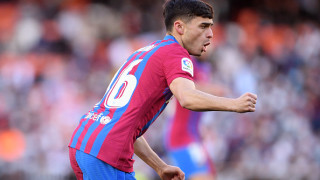 Mладата звезда на Барселона Педри разкри че е карал пробен