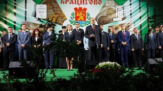 Както умелите ръце на брациговските майстори с поколения са издигали