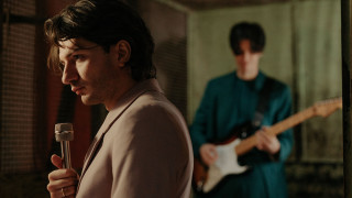 В името на българското група hug or handshake има и доза хумор и