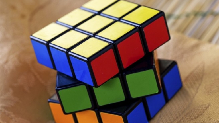Ентусиасти от 70 държави се включиха в състезание за подреждане на кубчето на Рубик