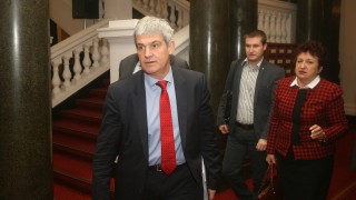 Вноските за безработицата да се събират в частни фондове а