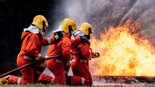Най малко 17 деца загинаха при пожар в училище в северозападна