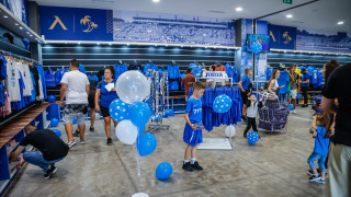 Левски откри обновения си клубен магазин