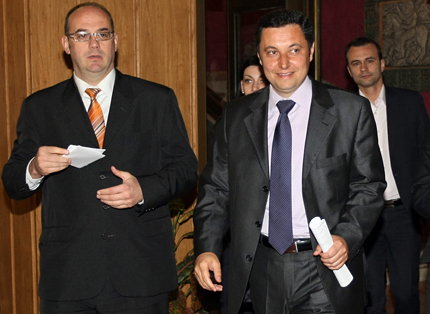 Неплатен отпуск за депутатите поиска РЗС