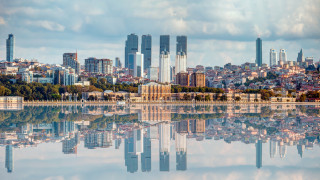 След лирата и имотният пазар в Турция се насочи към рекорден спад