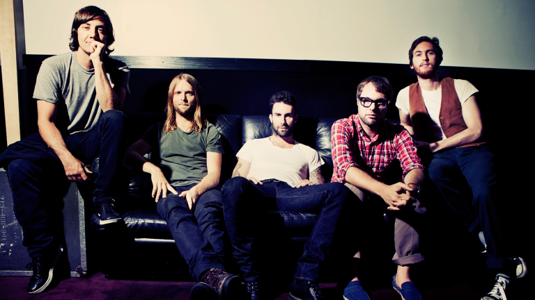 Maroon 5 в антихомофобски бойкот