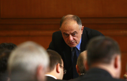 Шефът на вътрешната комисия се оплака на Борисов от поведението на Горанов