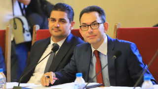 Парламентарната правна комисия се събра в пореден опит да разгледа