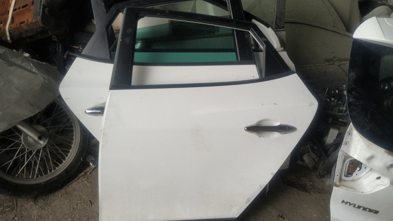 Открадната скъпа кола е била открита в автоморга в Перник,