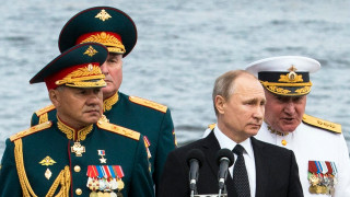 Четиридесет бойни кораба и подводници включително два от най големите атомни