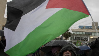 Хиляди палестинци протестират в град Рамала на Западния бряг срещу