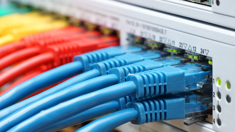 14-те души, които всъщност контролират интернет