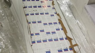 Митничари откриха 7000 кутии контрабандни цигари в плоскости за мебели