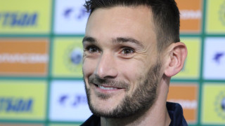 Капитанът на националния отбор на Франция Юго Лорис заедно