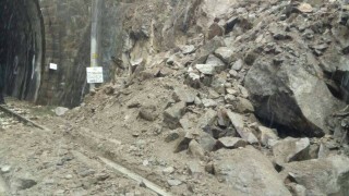 Движението на влаковете между Долна махала и Карлово е преустановено