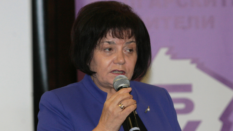 Издателите били монополисти и глезльовци, обвини ги учителският синдикат