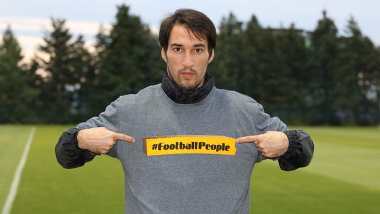 Капитанът на националния отбор по футбол Ивелин Попов подкрепи кампания
